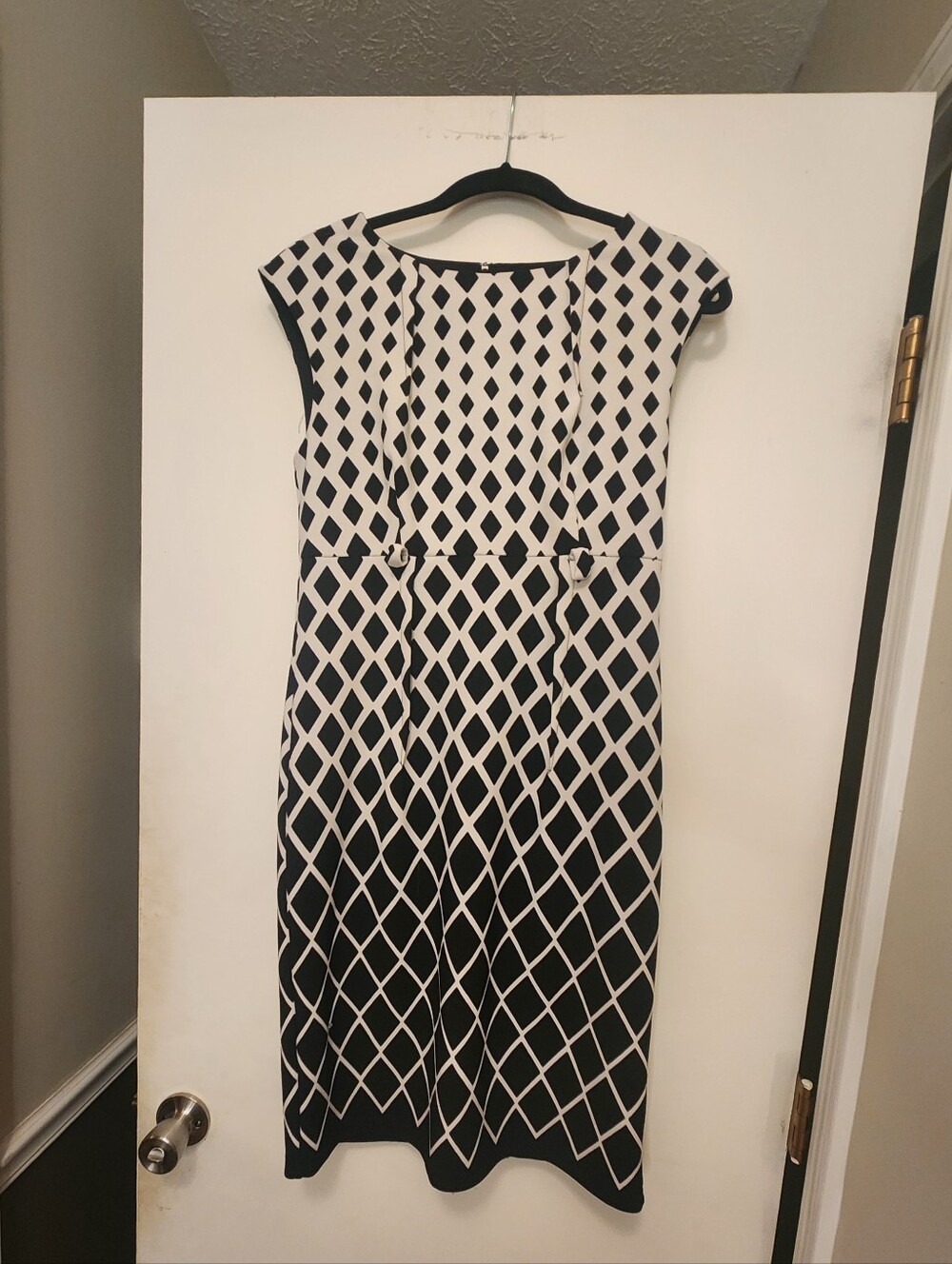 R & K Classic Black & White Geometric Sheath Dress Size 6